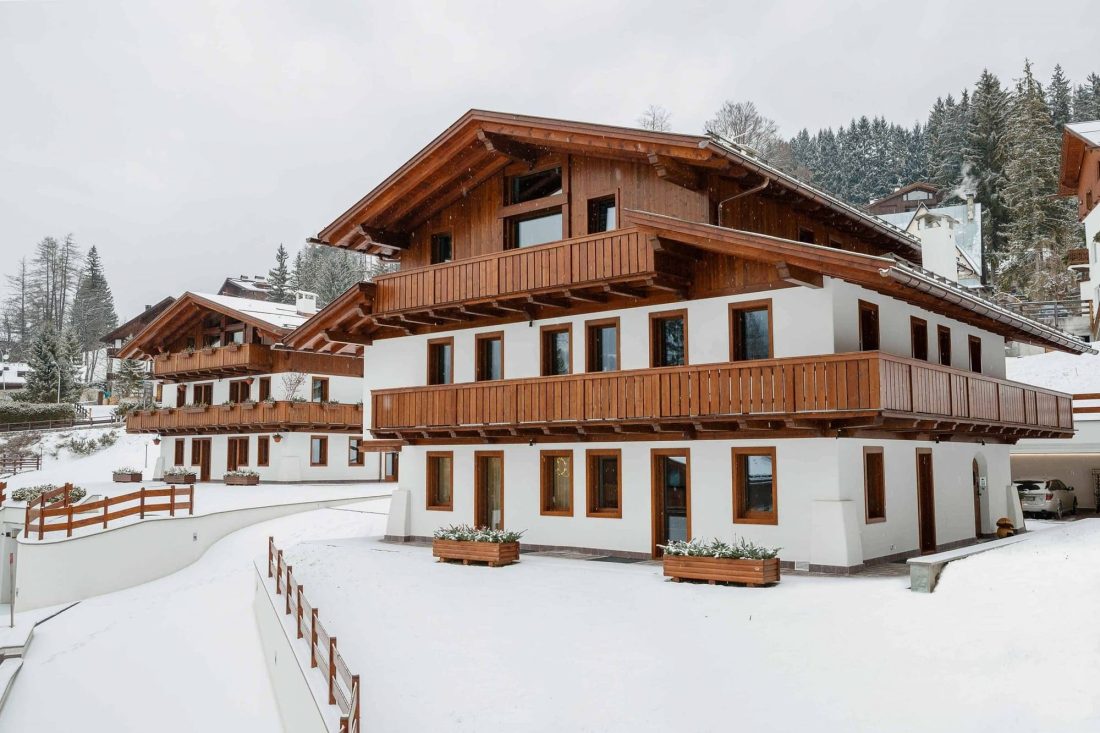 exterior-Chalet-outside